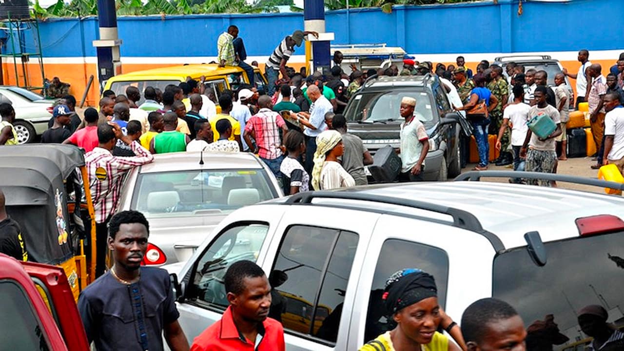 GetMeLit 001 / War, Fuel Price Hikes, and Highlife Music